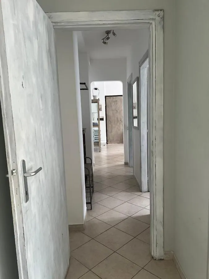 Airport Apartment Alloggio Turistico T&C Fiumicino 0*,