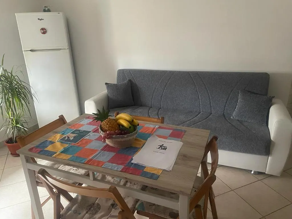 Airport Apartment Alloggio Turistico T&C Fiumicino